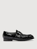 Black hybrid sole close view of the fastening