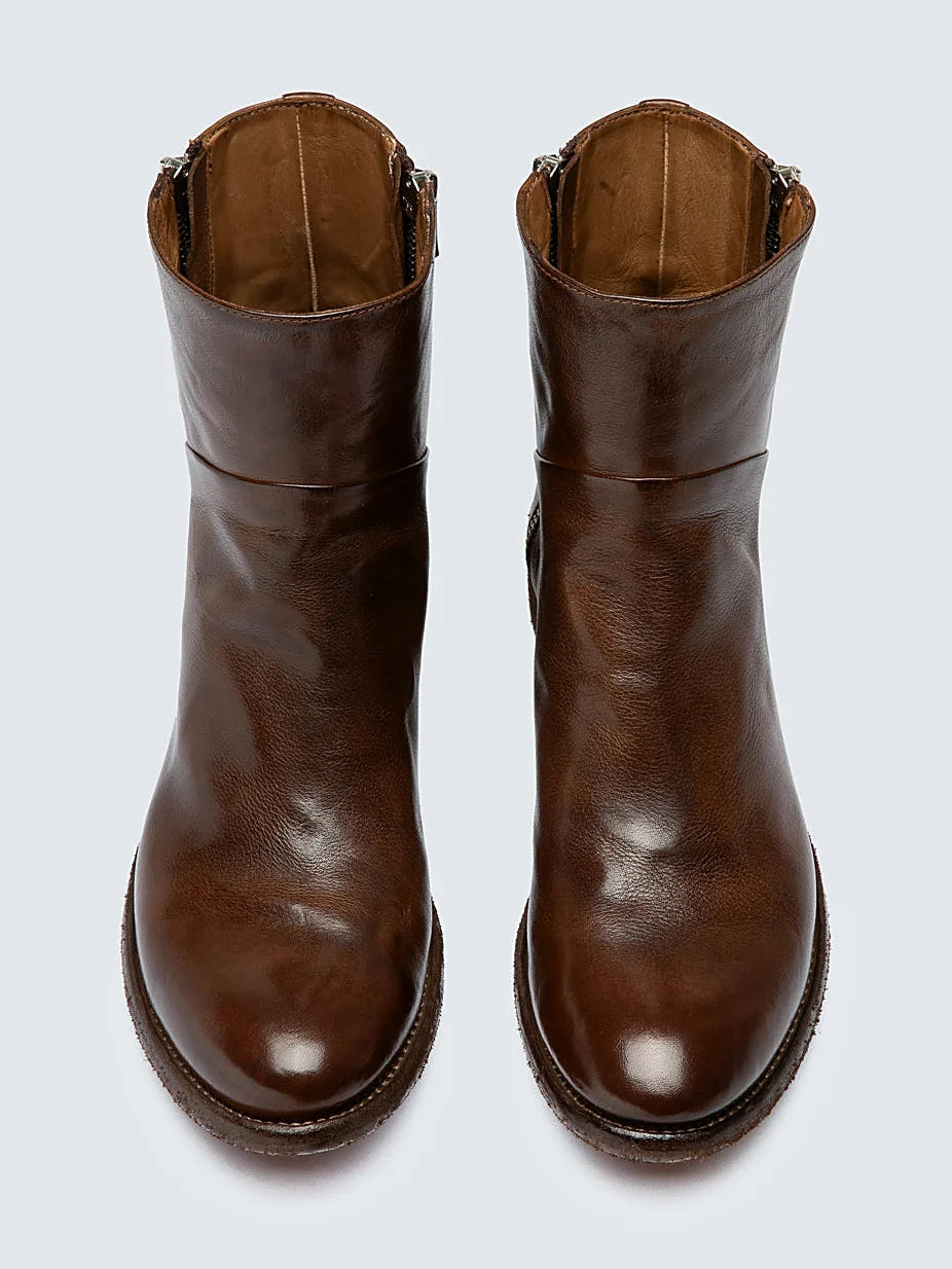 Brown twin zips viewed from above showing the opening