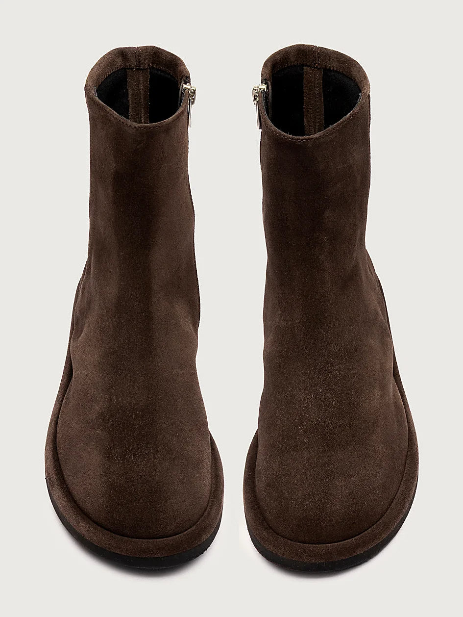 Brown stretch fit seen at an angle showing the toe