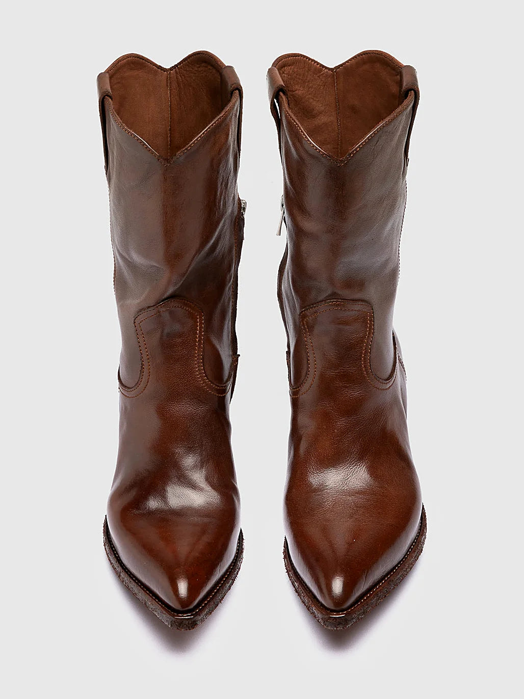 Brown slanted heel close view of the fastening