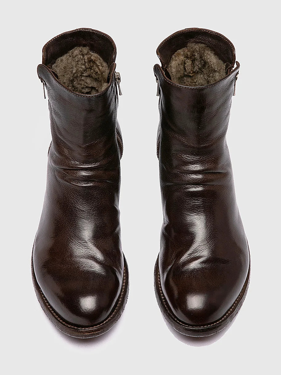 Brown twin zips close view of the fastening